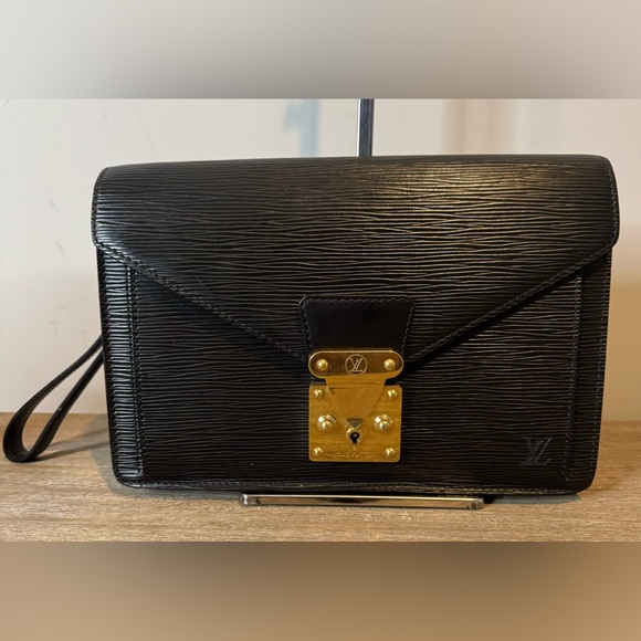 SOLD Vintage Louis Vuitton Clutch | Good Vintage Condition - Picture 2 of 16